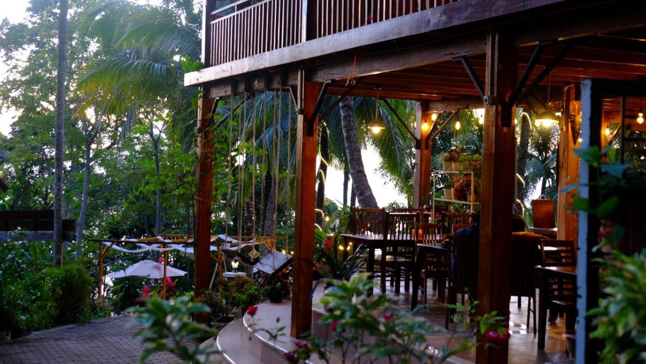 Air Manis Hillside Villa Cafe & Resto Padang  Exterior photo
