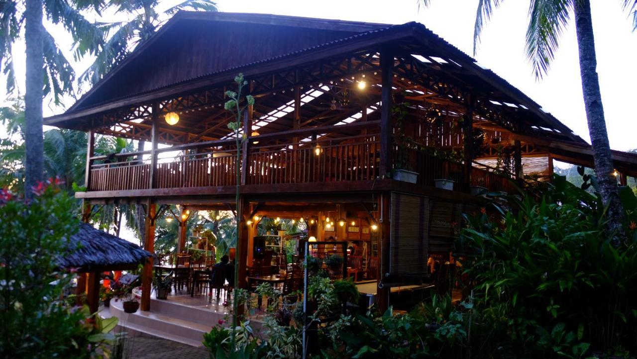 Air Manis Hillside Villa Cafe & Resto Padang  Exterior photo