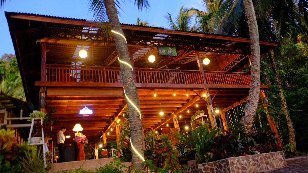 Air Manis Hillside Villa Cafe & Resto Padang  Exterior photo