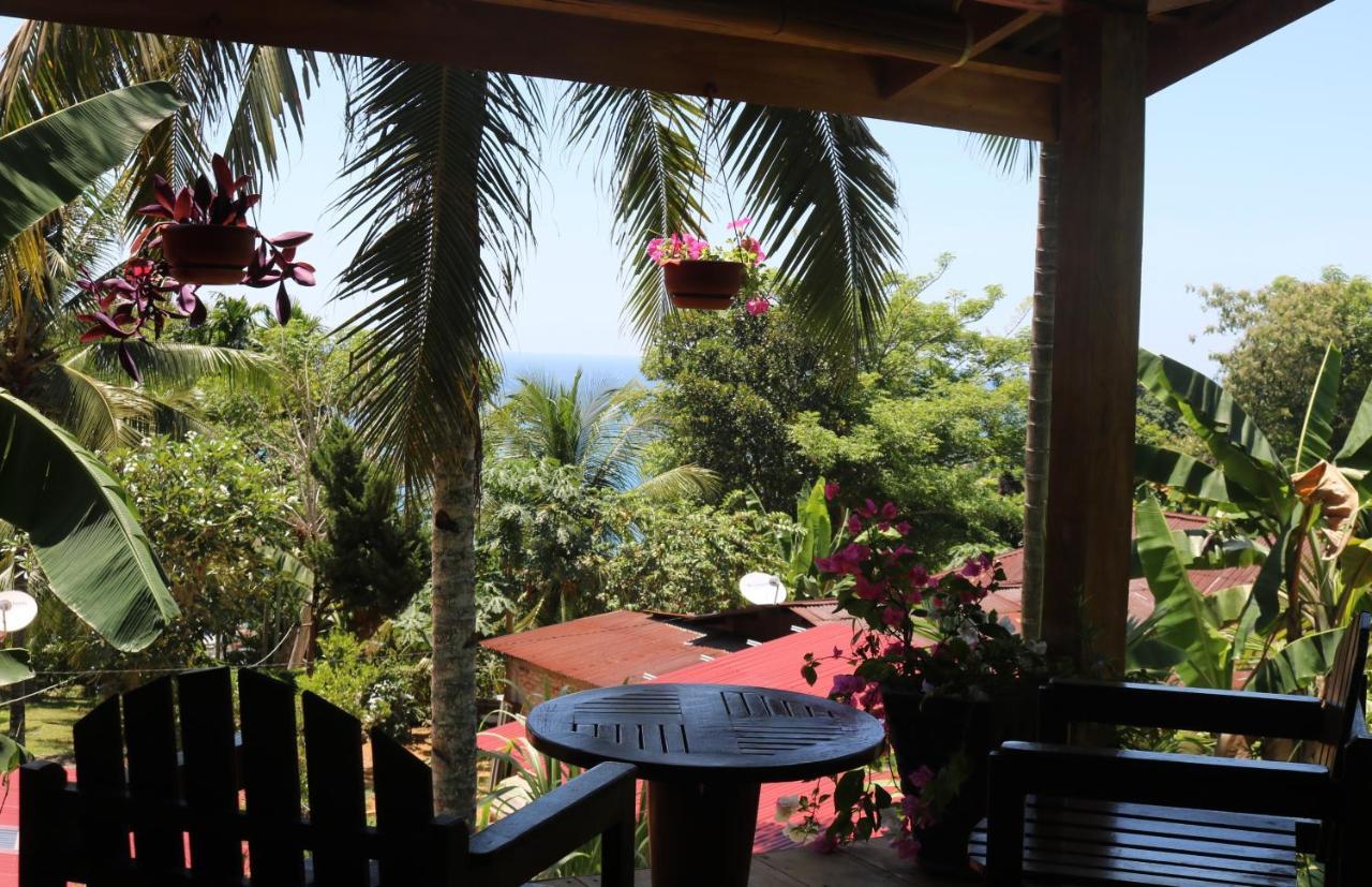 Air Manis Hillside Villa Cafe & Resto Padang  Exterior photo