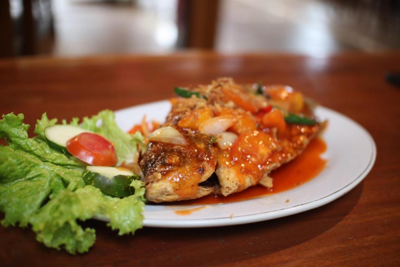 Air Manis Hillside Villa Cafe & Resto Padang  Exterior photo