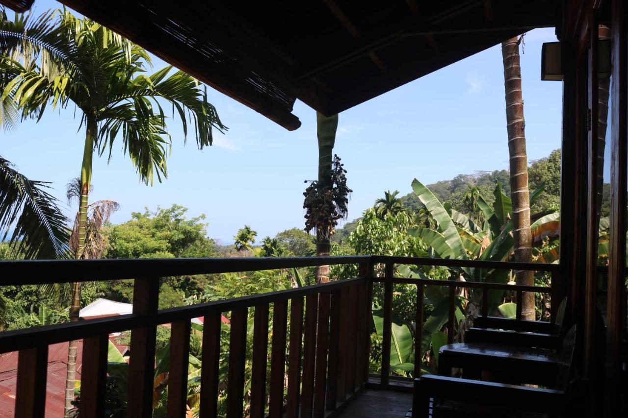 Air Manis Hillside Villa Cafe & Resto Padang  Exterior photo