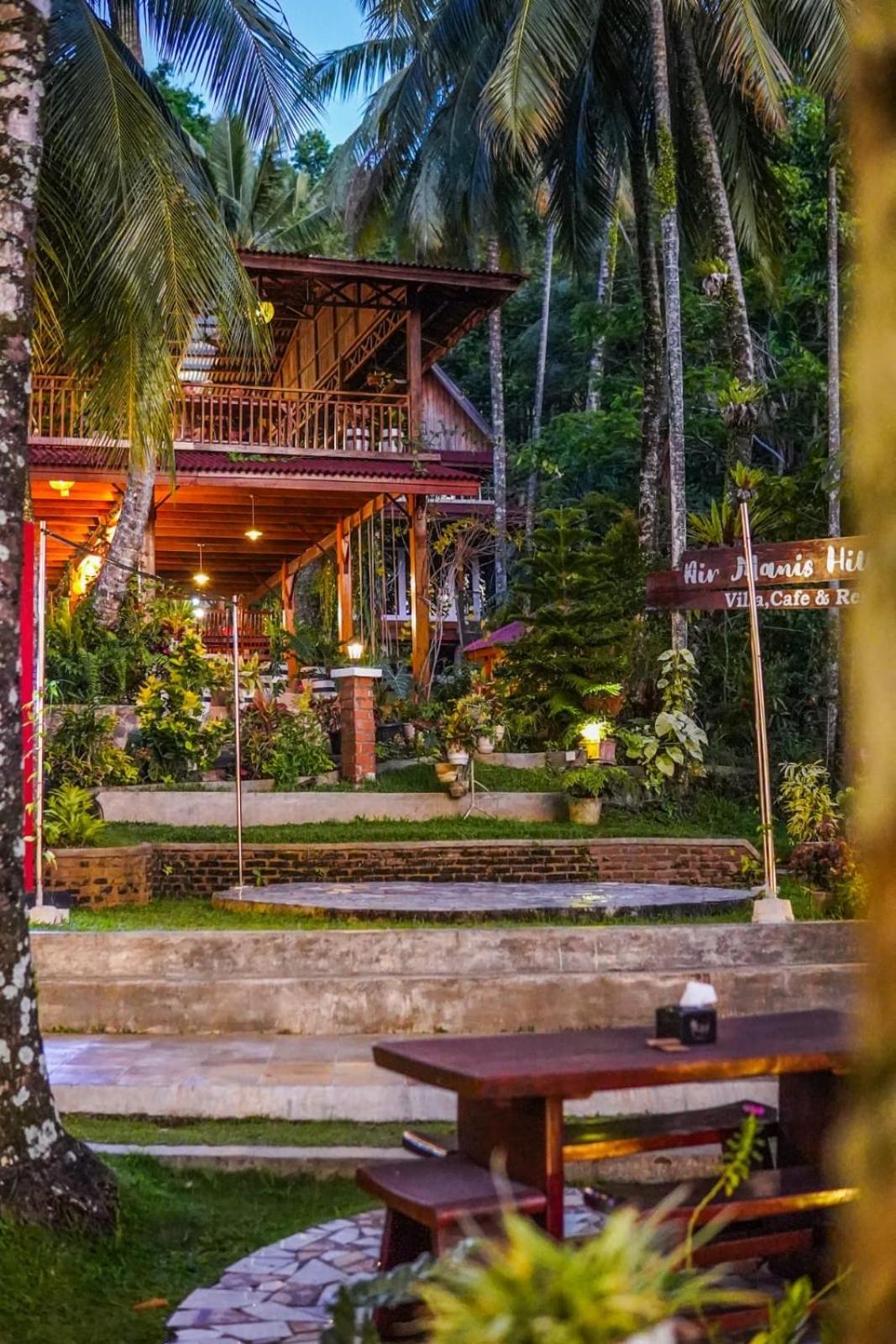 Air Manis Hillside Villa Cafe & Resto Padang  Exterior photo
